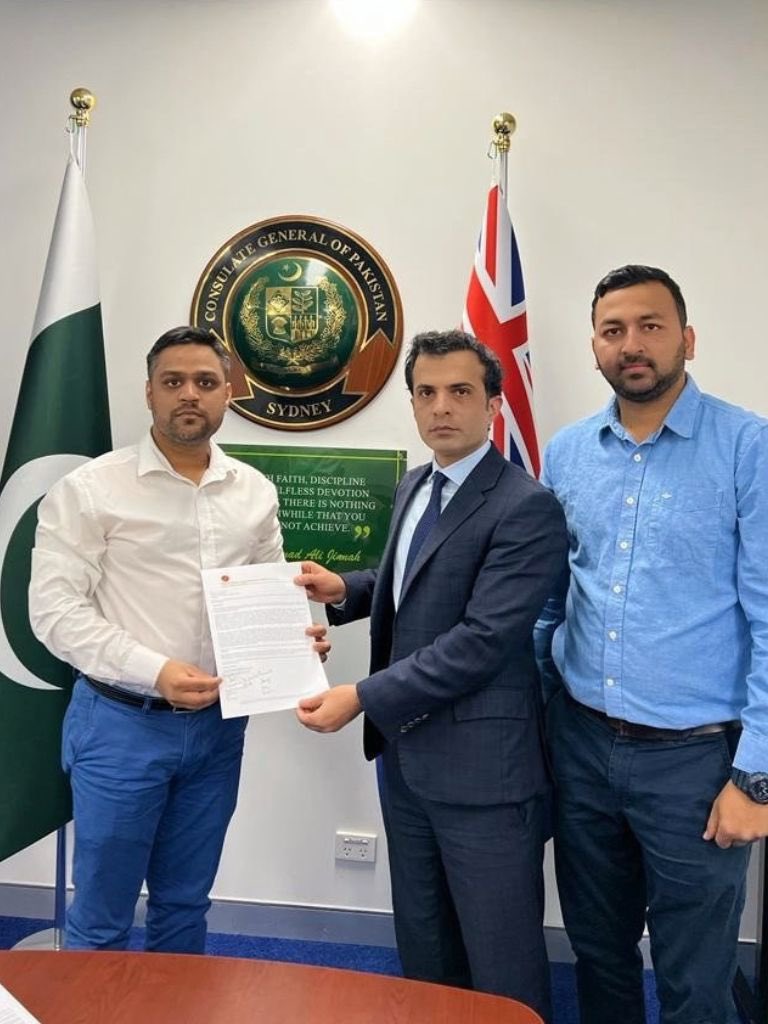 IHassanButt's tweet photo. We forwarded photos of the brutal torture on extra judicially killed MQM workers #StopKillingsOfMohajirs
Asked them to assure safe return of Ex Parliamentarian Nisar Panhwar Bhai who is abducted on 30th August #RescueNisarPanhwar
Demanded #InvestigateNineZeroFire https://t.co/cgaiC0L4DL