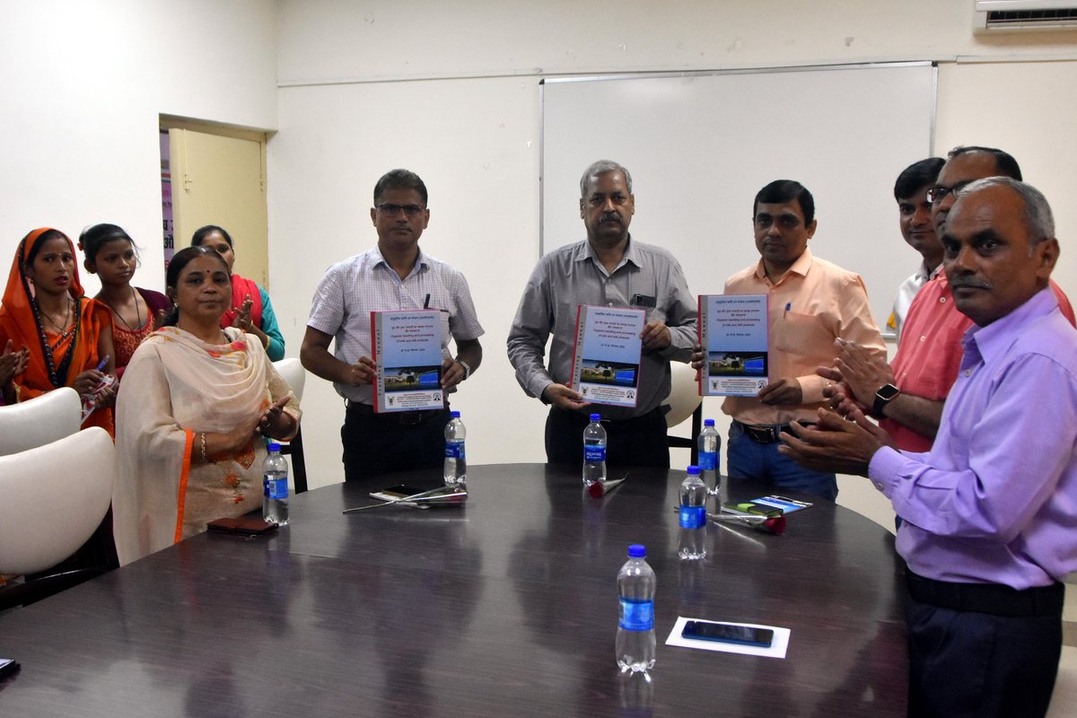ivri_1889's tweet photo. Skill training on milk products is being organized by IVRI under SCSP during 20-22 Sept at Division of Livestock Products Technology. @Min_FAHD https://t.co/A3W1Kht5sP