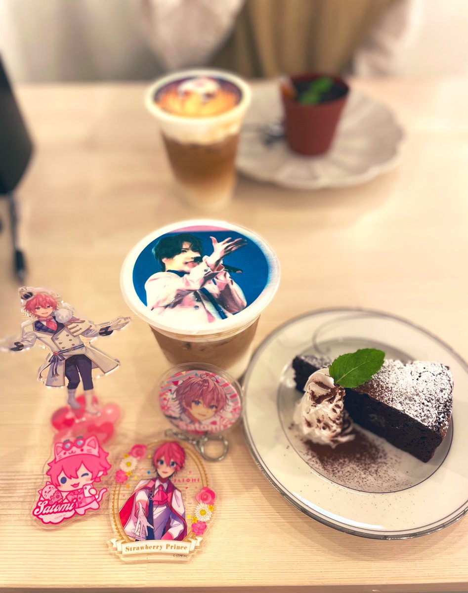 miku199812111's tweet photo. 今日は妹と
推し活してきたよ🤗
#icafe
#CAFEPRI #すとぷり
#さとみくん #すとぷりすなーさんと繋がりたい https://t.co/t4WIjHN1nz