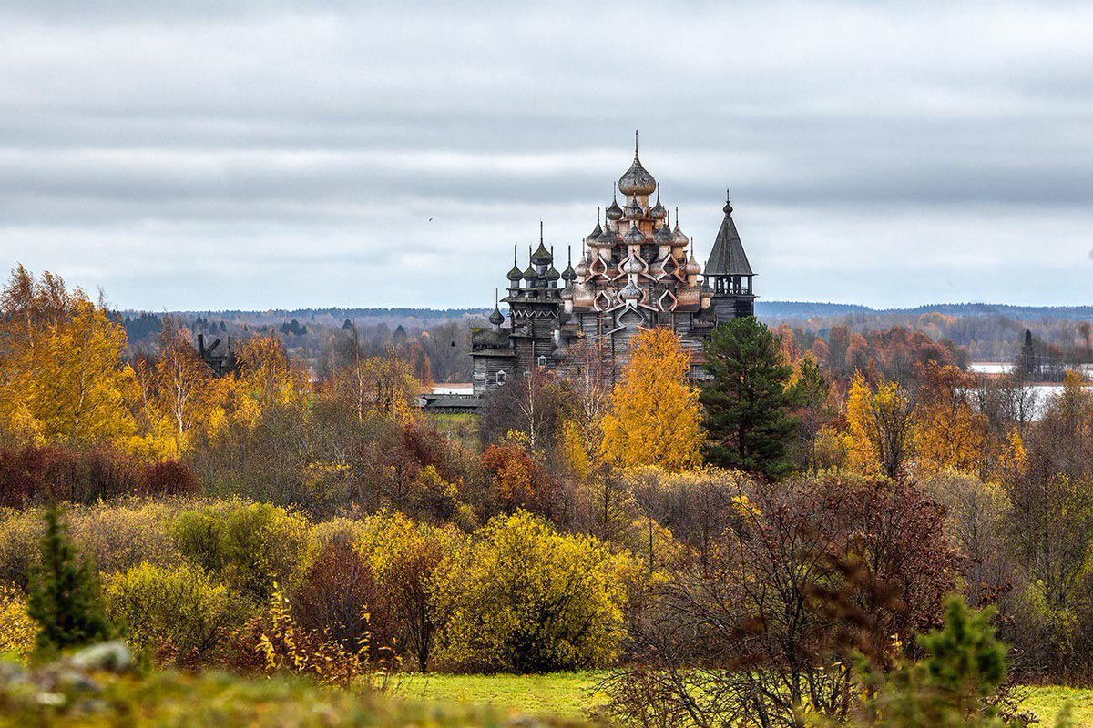 🍂 Russie en automne

📸 Voici quelques clichés révélant la beauté de cette saison à travers le pays.