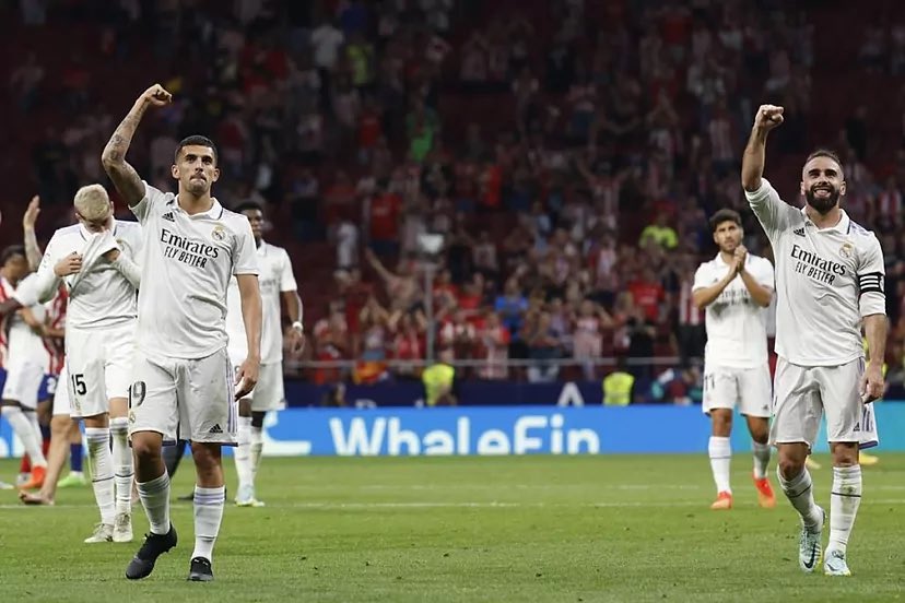 عصام الشوالي قالها...... التاريخ عندما يفتح كتابه ويجد ريال مدريد يقف احتراماً للنادي الملكي 🏆🤍