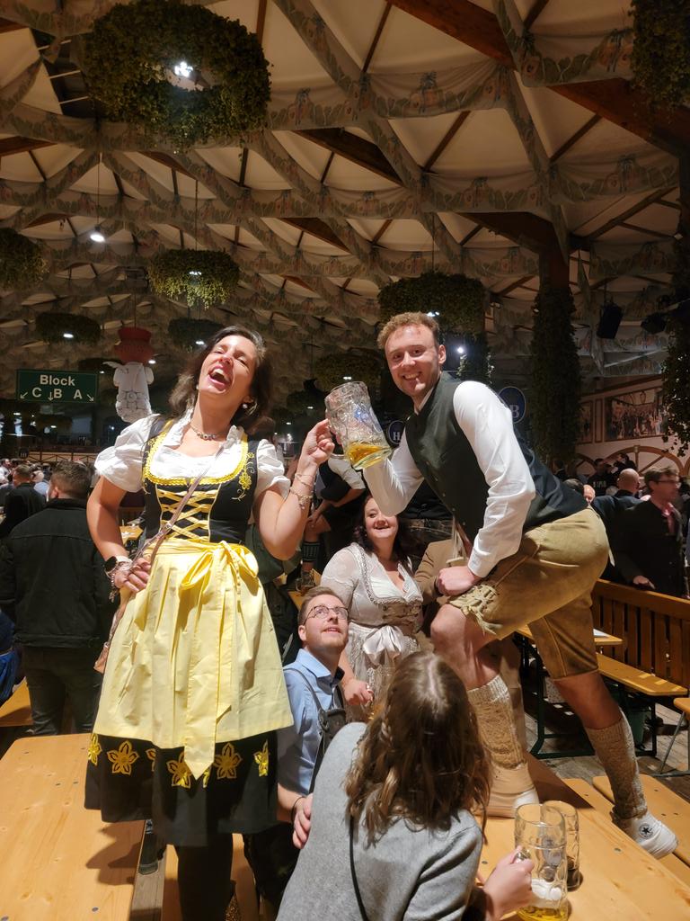 CarrieTergin's tweet photo. Dancing on the tables at Oktoberfest in Munich! #DancingMayor #Bürgermeisterin 🇩🇪🍻🍺 https://t.co/aqkx8dWuST