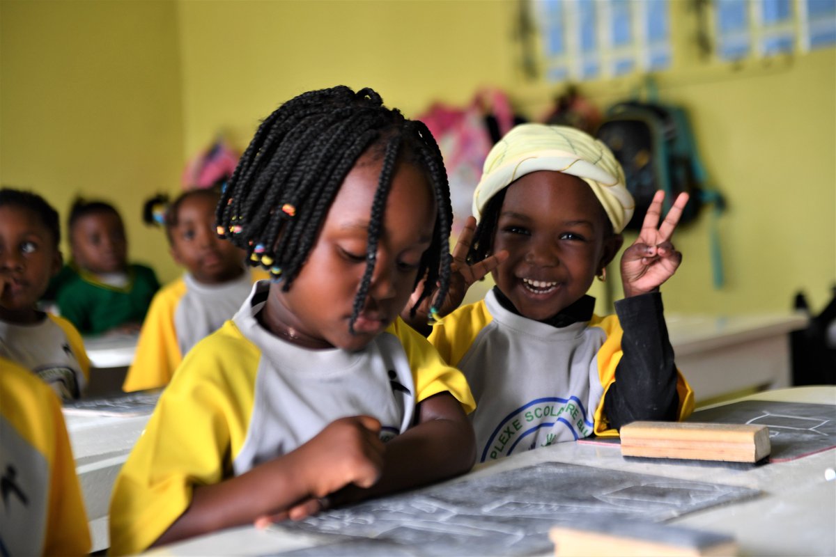 unicefcameroon's tweet photo. Les filles ne doivent pas être laissées de côté.
Nous devons accentuer nos efforts pour aider chaque enfant à acquérir les compétences fondamentales dont il a besoin pour réussir à l’école et dans la vie.
#TransformerlEducation
#UneChanceDapprendre #UNGA https://t.co/HnjxWClVxo