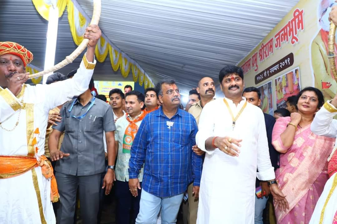 BJPBWDCITY's tweet photo. सार्वजनिक बांधकाम व अन्न पुरवठा ग्राहक संरक्षण मंत्री मा. #Ravindra_Chavan जी यांना वाढदिवसाच्या हार्दिक शुभेच्छा.
@DombivlikarRavi
@BJPDombivli
@bjp4kalyan
@bjp4bhiwandi
@BJPBWDCITY https://t.co/dam31F02KD