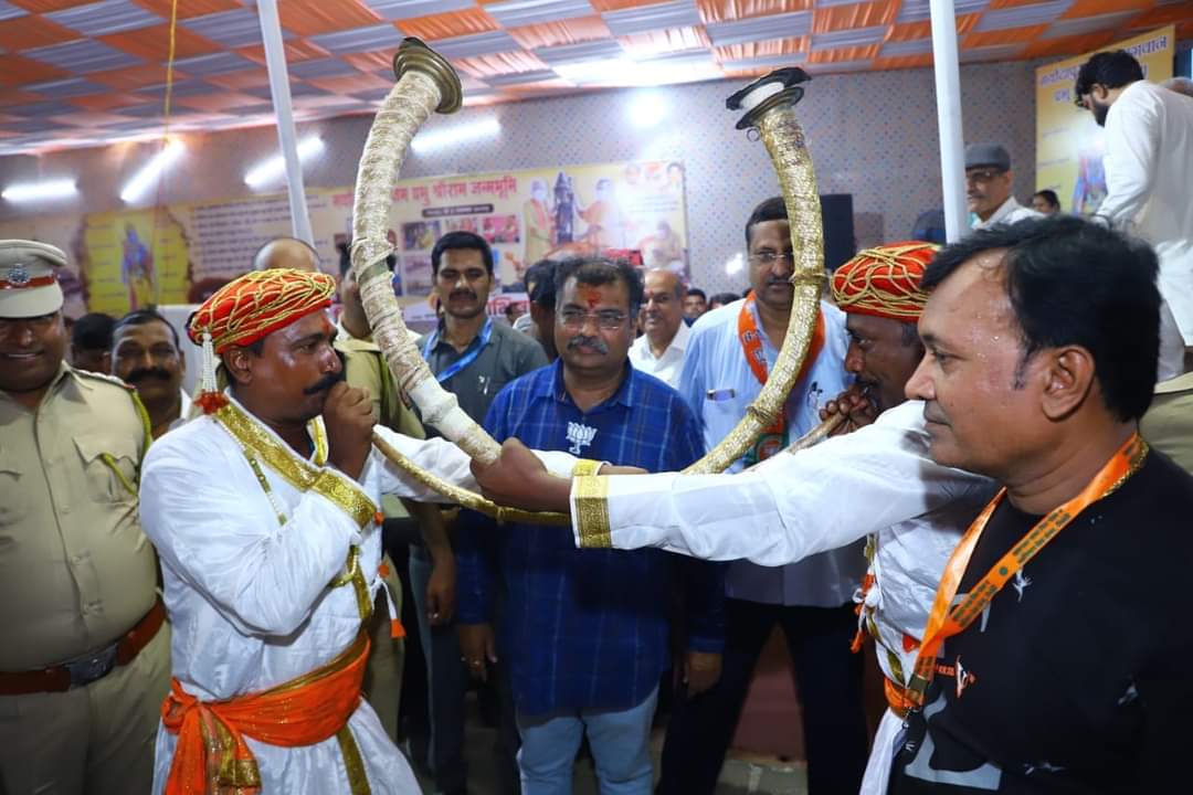 BJPBWDCITY's tweet photo. सार्वजनिक बांधकाम व अन्न पुरवठा ग्राहक संरक्षण मंत्री मा. #Ravindra_Chavan जी यांना वाढदिवसाच्या हार्दिक शुभेच्छा.
@DombivlikarRavi
@BJPDombivli
@bjp4kalyan
@bjp4bhiwandi
@BJPBWDCITY https://t.co/dam31F02KD