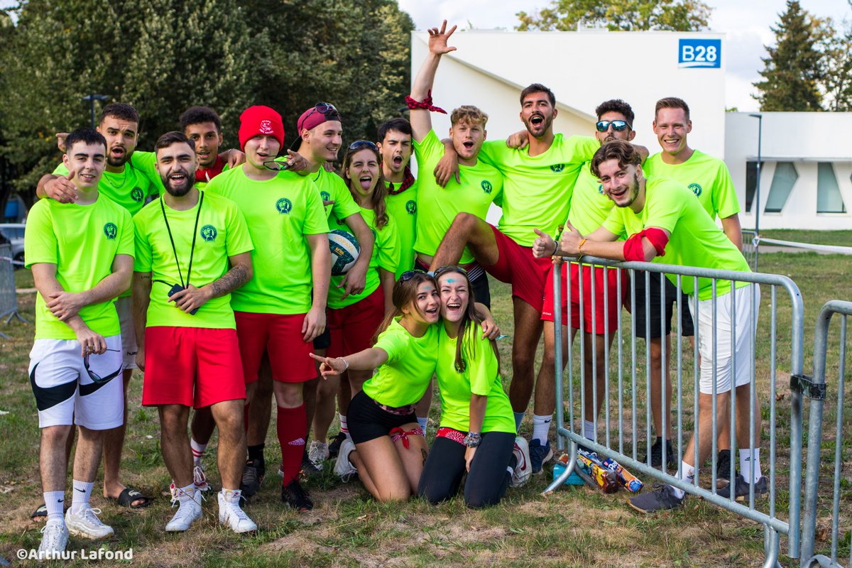 UnivPoitiers's tweet photo. [COLOR CAMPUS)
🔦Retour en images sur la #ColorCampus de l'@UnivPoitiers !
💪Vous étiez 3000 participants à fouler le campus et à contribuer au lâché de poudre collectif ✨
💫Merci à tous et à l'année prochaine pour une 5e édition ! @SUAPSPoitiers
📸 Arthur Lafond https://t.co/MWYIAWdusE