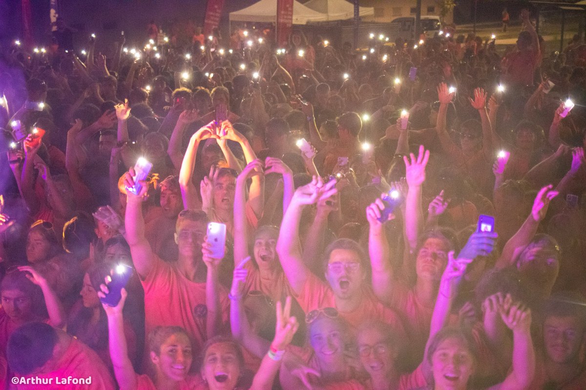 UnivPoitiers's tweet photo. [COLOR CAMPUS)
🔦Retour en images sur la #ColorCampus de l'@UnivPoitiers !
💪Vous étiez 3000 participants à fouler le campus et à contribuer au lâché de poudre collectif ✨
💫Merci à tous et à l'année prochaine pour une 5e édition ! @SUAPSPoitiers
📸 Arthur Lafond https://t.co/MWYIAWdusE