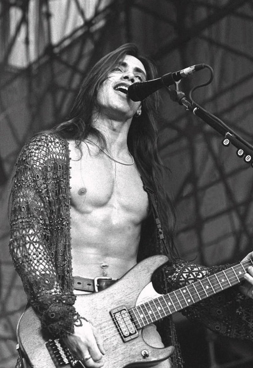 ArenaStudioUK's tweet photo. 1966 Nuno Bettencourt, Portuguese-American rock guitarist (Extreme - "More Than Words"), born in Praia da Vitória, Terceira, Azores, Portugal 🎁🎂
https://t.co/CvCvboRb0U
#ArenaRecordingStudio #recordingstudio #nunobettencourt #extreme @nunobettencourt https://t.co/38c4hzCUcs
