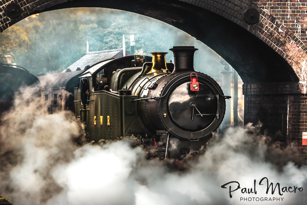 PaulMacro's tweet photo. I could not have asked for the smoke and steam to frame the engine better if I had tried. GWR guest engine at Weybourne Station on Sunday 19th Sep at the 'Steam Back to the 40's' event @nnrailway 
#northnorfolkrailway #SteamTrain #GWRTrain #GWR #Weybourne #steambacktotheforties https://t.co/F4uBEBfqPo
