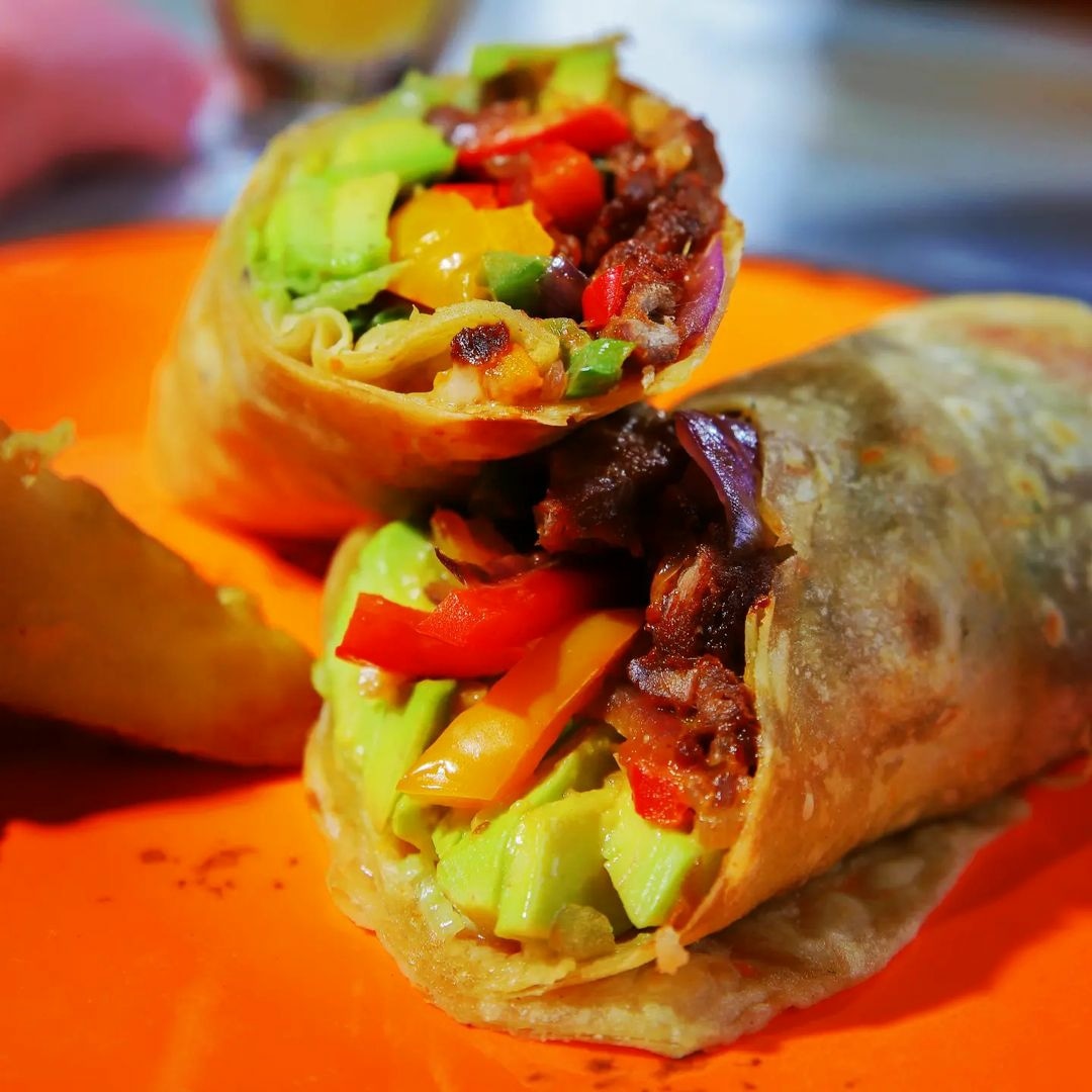 romeosdelights's tweet photo. Looking for Lunch on the Go? Our whole delicious beef wraps are available for takeway/Dine in.
😋 🌯
Ring us for deliveries 👇 🛵
📞 Ntinda - 0700840252/0392178654
📞 Luzira - 0771374348/0704240343
#Romoeosjoydelivered #ordertoday #dinein #yummyfood #beefwrap #chickenwrap https://t.co/YZ6u8rP2zp