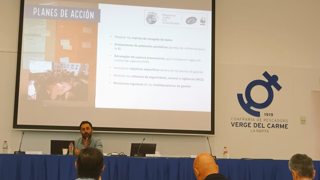 laurarzugasti's tweet image. @julioagujetas__ presenta los resultados del proyecto #Medfish desarrollado por @MSCenEspana y @WWFespana.
Objetivos:
⏩️diagnóstico de #sostenibilidad 
⏩️ planes de acción
 en diversas pesquerías del #Mediterráneo.
project-medfish.com/es/
#ForoCientífico #LaRápita