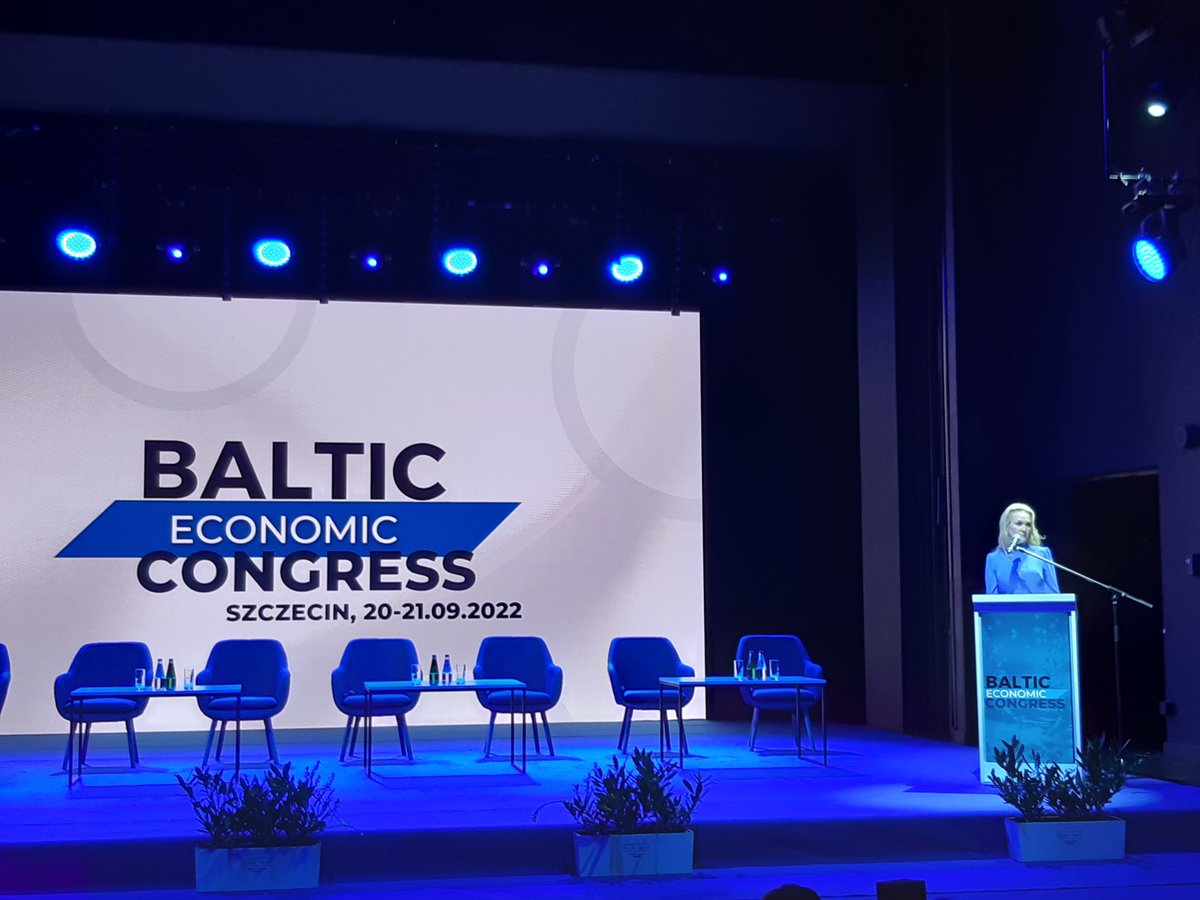 Anlässich des 25. Jubiläums der Nördlichen Wirtschaftskammer #Stettin findet heute der 1. #BalticEconomicCongress Szczecin statt. Die #KEO ist vor Ort und trifft sich auch zur eigenen #Generalversammlung. Vielen Dank für den wertvollen Austausch im #grenzüberschreitenden Kontext.