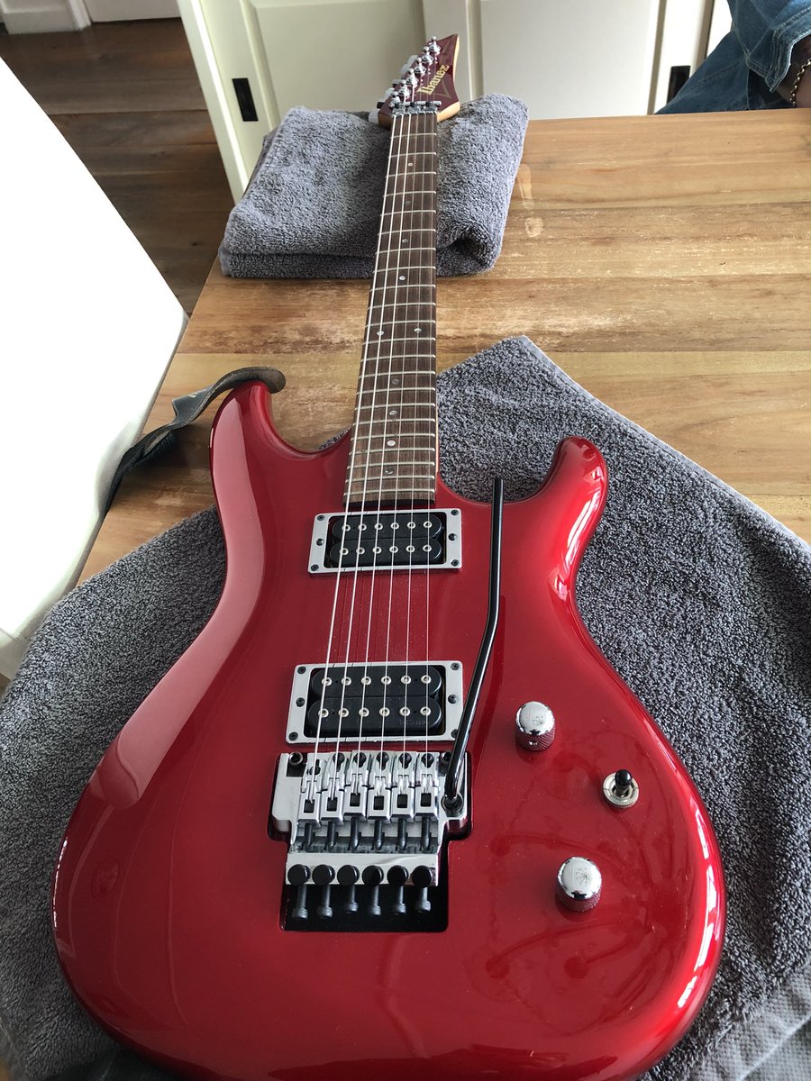 jobbais's tweet photo. Vandaag eindelijk tijd vrij weten te maken om mn gitaar te voorzien van een set nieuwe snaren van ernieball.
@ibanezofficial @ErnieBall_JP #js1200 https://t.co/ii3Tf7JY0Z
