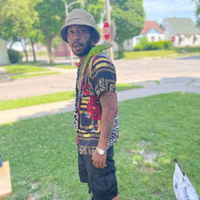 #NewProfilePic https://t.co/I8D57wJb68<a href="/tag/newprofilepic"class="tags">#NewProfilePic</a>