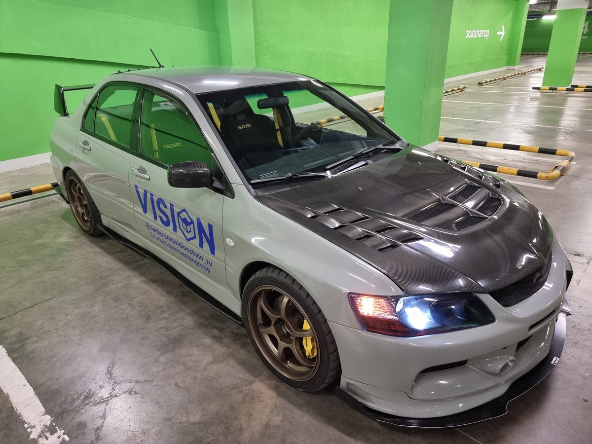 visionchain_ru's tweet photo. 🔥🔥🔥Legendary collectible car in support of Vision💪🏻💪🏻💪🏻 https://t.co/W9GGfpZJ2a