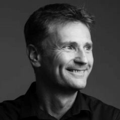 DavidSimplot's tweet photo. Félicitations à @fabienaili @Docapost élu président du @Pole_SCS et merci à son prédécesseur, Moussa Belkiter, @NXP, à qui l'on doit notamment le succès de l'european digital innovation hub #Move2Digital https://t.co/SddtbeXuSt via @JEntreprises https://t.co/0jBEpkaGoJ