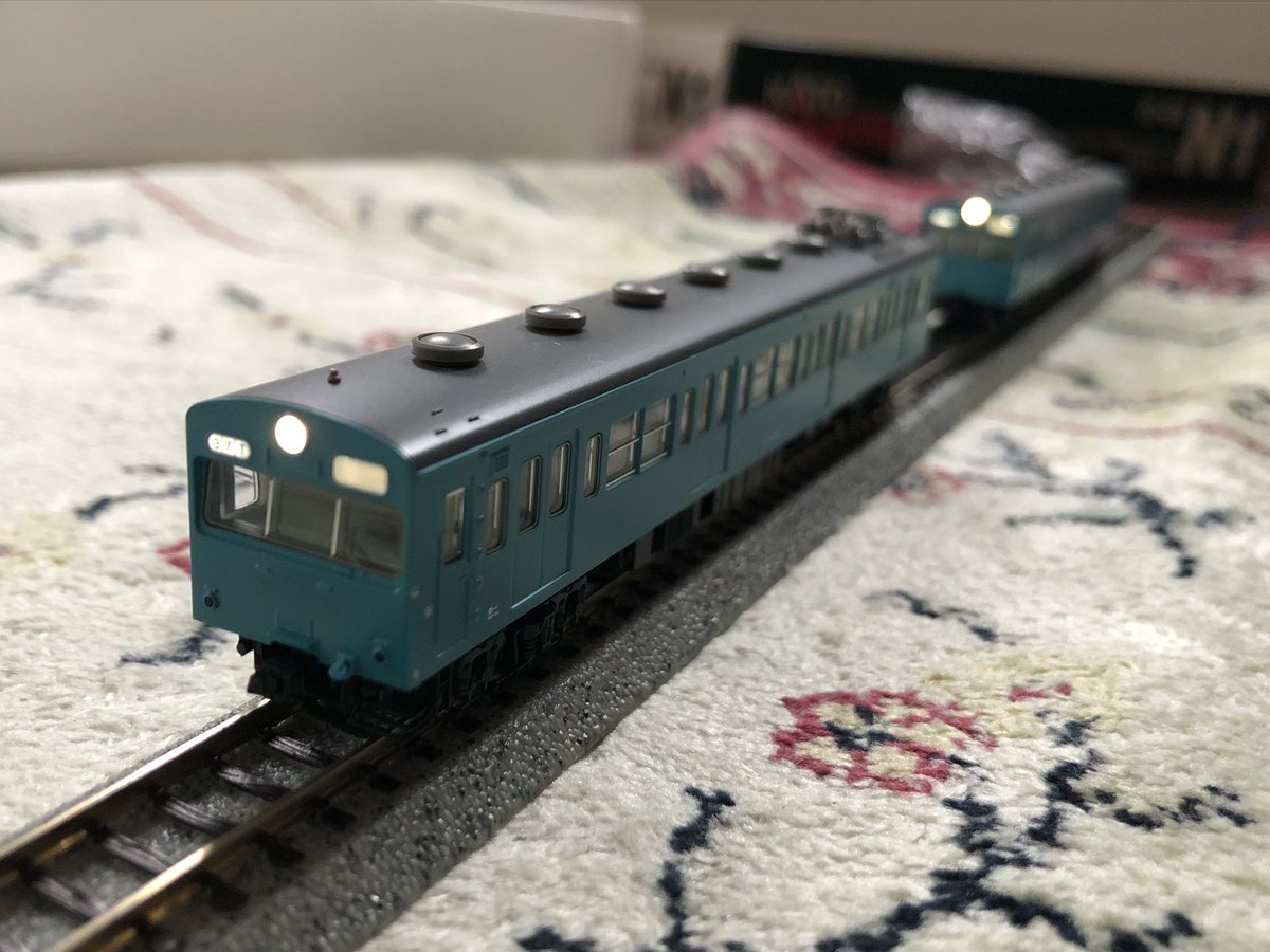 tkk103series's tweet photo. TOMIX製103系初期形•非冷房•スカイブルーの青梅•五日市線仕様の行先を白幕パーツに加工したものにし、 #sscmodel 世田谷車輌センターさんの行先インレタを使用したので、点灯試験を行いました。色合い的に布製手動幕の感じが出ていて良好です💡 https://t.co/PRqZtpzdkL
