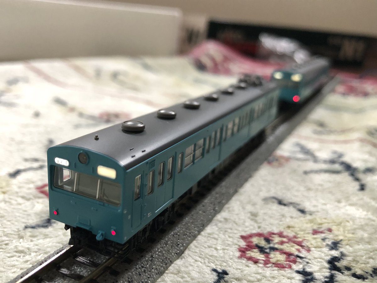 tkk103series's tweet photo. TOMIX製103系初期形•非冷房•スカイブルーの青梅•五日市線仕様の行先を白幕パーツに加工したものにし、 #sscmodel 世田谷車輌センターさんの行先インレタを使用したので、点灯試験を行いました。色合い的に布製手動幕の感じが出ていて良好です💡 https://t.co/PRqZtpzdkL