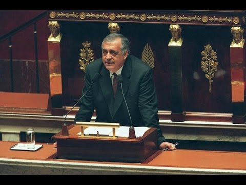 dupontaignan's tweet photo. 30 plus tard, la catastrophe annoncée par Philippe Seguin dans son discours du 5 mai 1992 est bien là : effondrement économique, fractures sociales, soumission à l’Allemagne...

Rendons à la France son indépendance !
#Maastricht https://t.co/sRk0n45NDX