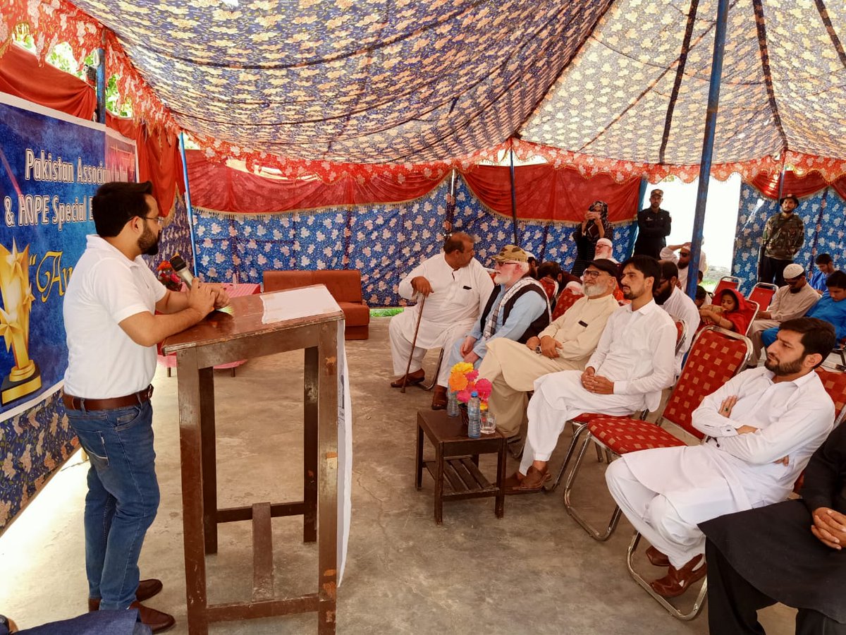 Sohailkhaanhere's tweet photo. Society work better if every component/part performs its duty honestly. Distributed certificates &amp; other special packages  on completion of different courses by these special persons in a blinds &amp; deaf school in Swat. 
#Specialpersons
#Disability 
#disablepersons https://t.co/Vbnj9UjLgQ