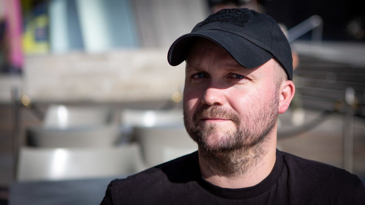 – Det vil bli kaos, sier penetrasjonstester <a href="/jabjorkhaug/">John</a> om at en massivt utpressingsforsøk kan ramme flere norske bedrifter. 

Han er spesielt bekymret for en type selskap få har tenkt mye på – driftsleverandørene. 

LES: nrkbeta.no/2022/09/20/fry…