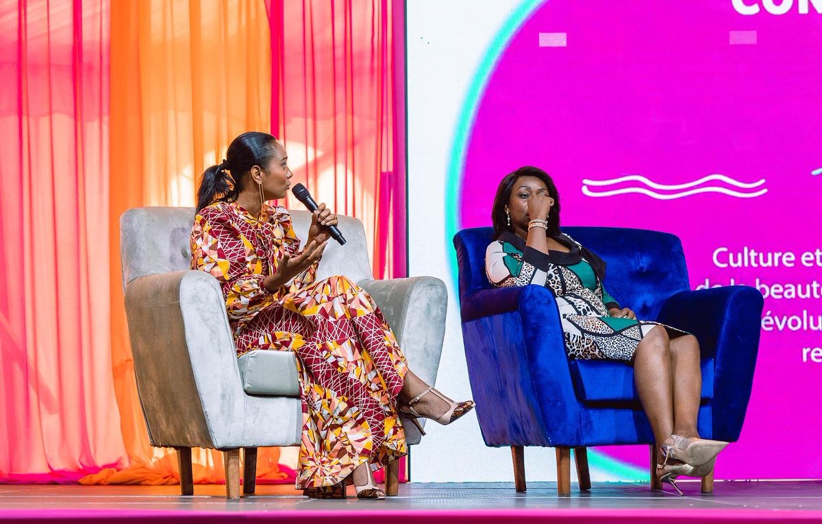 Scheenadonia's tweet photo. À l’occasion du lancement de l’application #CBAWorld à #Kinshasa par Malu Makwengue, ma première intervention au salon de la beauté et du cosmétique africain portait sur l’histoire de la beauté chez nous.
#RDC #rdcongo https://t.co/gQXMonBsyZ