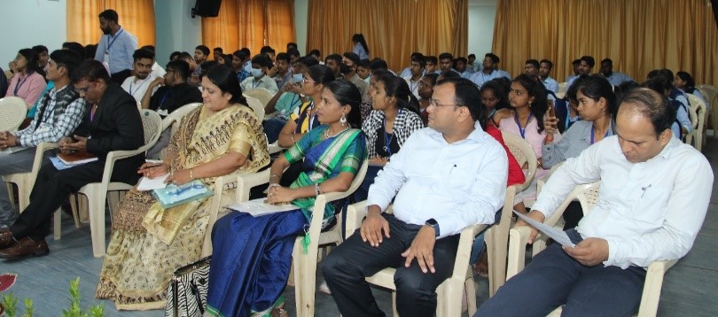 AICTE_INDIA's tweet photo. #EkBharatShreshthaBharat
Glimpses of students from HEIs &amp; Schools of #Maharashtra learning, interacting &amp; embodying an enriched value system of unity, with paired state #Odisha during their 5-days visit as part of #StudentsExchangeProgramme under #AKAM_EBSBStudentTour
@mamidala90 https://t.co/pD1aXKGlFD
