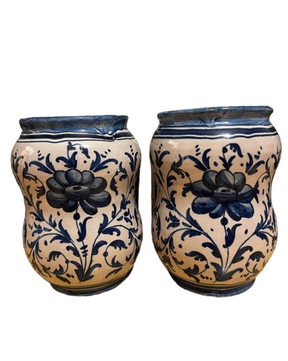 loveretrocrafts's tweet photo. Vintage Italian Deruta Ceramic Albarello pharmacy jars , 1930s Vintage maiolica albarello pharmacy jar, set of 2 https://t.co/stjw5pHubH #maiolicapottery #abarellojug #italianceramic #italianmajolica #derutapot #derutajug #derutapottery #vintage #majolicaglazed https://t.co/FHelPpx5bK