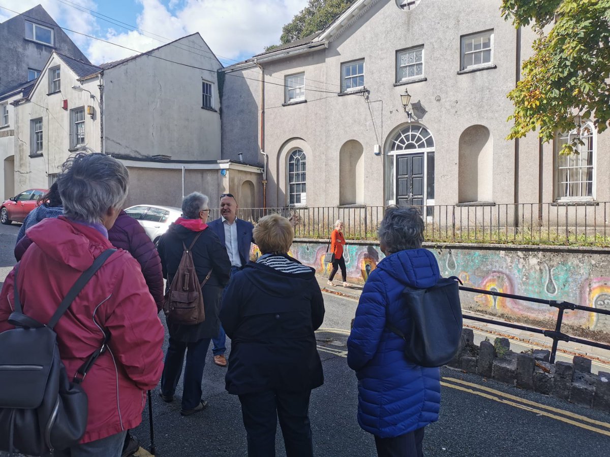 PLANED_Cymru's tweet photo. Another fascinating #free walking tour delivered by #PLANED last week.
With many thanks to Dr Simon Hancock and those who participated in #Haverfordwest, as organised by Stuart, Sophie and Hedd as part of our #FindingOurPlace project.
#EmpoweringCommunities #Pembrokeshire https://t.co/qNoSlCU4xs