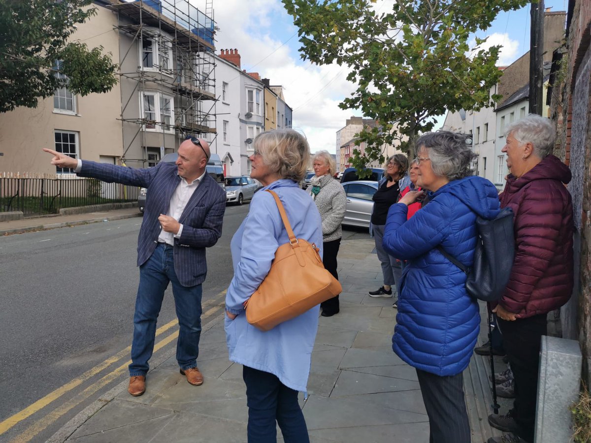 PLANED_Cymru's tweet photo. Another fascinating #free walking tour delivered by #PLANED last week.
With many thanks to Dr Simon Hancock and those who participated in #Haverfordwest, as organised by Stuart, Sophie and Hedd as part of our #FindingOurPlace project.
#EmpoweringCommunities #Pembrokeshire https://t.co/qNoSlCU4xs