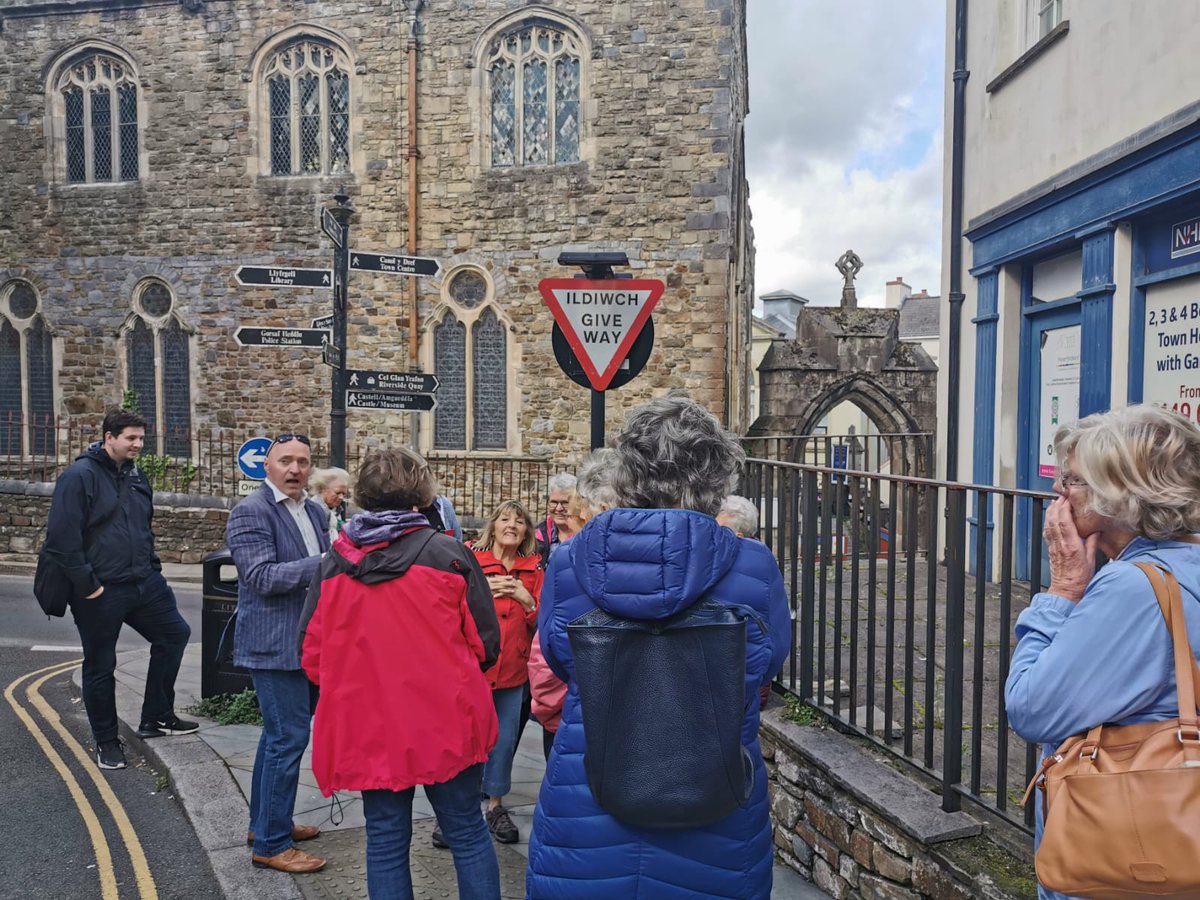 PLANED_Cymru's tweet photo. Another fascinating #free walking tour delivered by #PLANED last week.
With many thanks to Dr Simon Hancock and those who participated in #Haverfordwest, as organised by Stuart, Sophie and Hedd as part of our #FindingOurPlace project.
#EmpoweringCommunities #Pembrokeshire https://t.co/qNoSlCU4xs