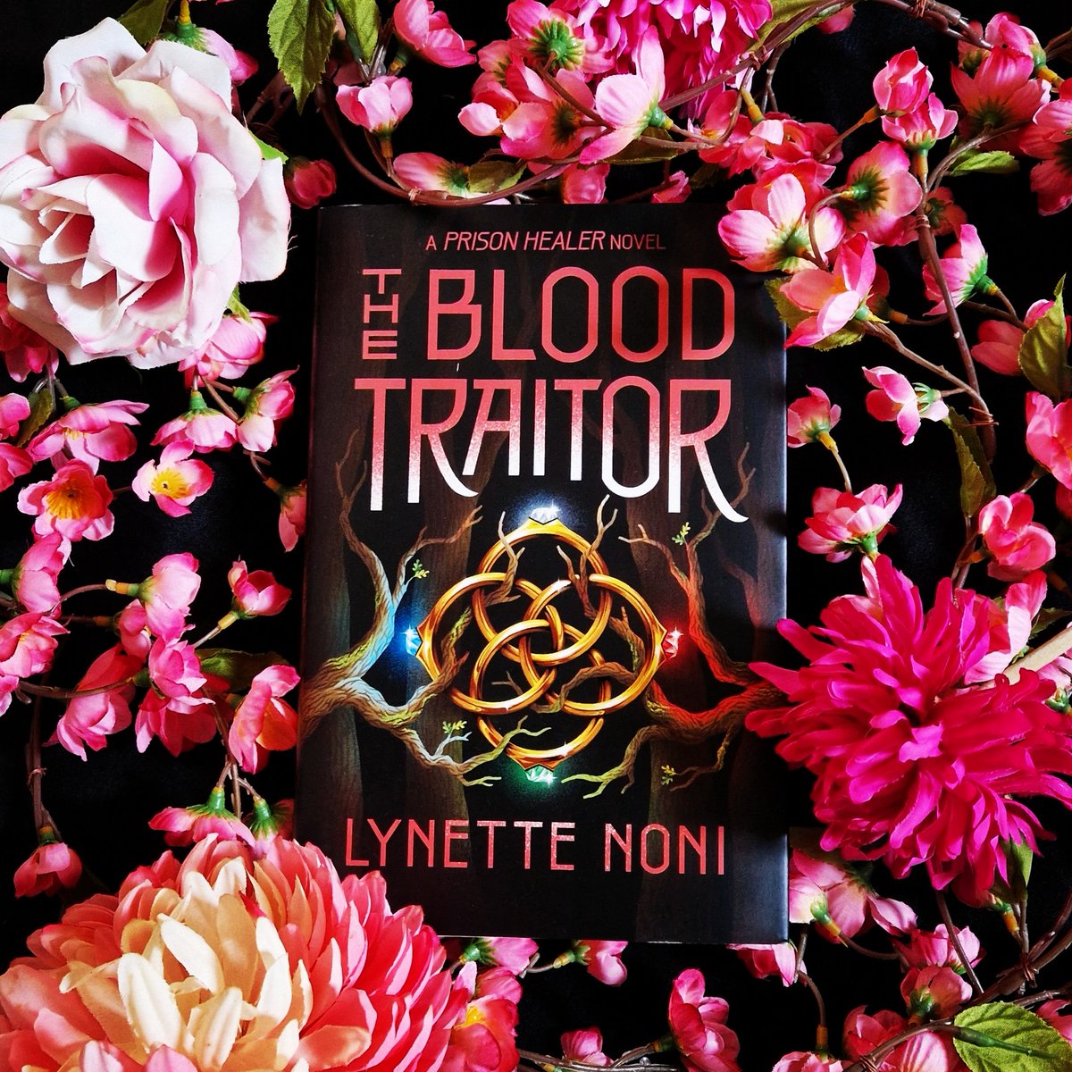KealynReadsLP's tweet photo. My Lord! I absolutely LOVED this series. It is so captivating and it kept me on the edge of my seat the entire time. 🖤 @LynetteNoni you wrote a masterpiece of a series. Thank you from the bottom of my heart! 🖤

#BookTwitter #LynetteNoni #TheBloodTraitor #FiveStarBook #Books https://t.co/H4vNojS2VK