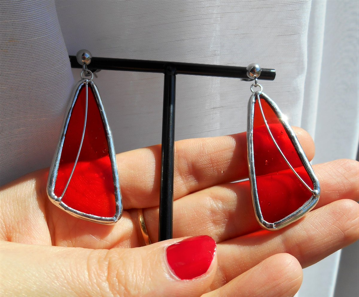 BluettesDeLys's tweet photo. ✨CONCOURS✨

Chose promise, chose due !

Pour fêter l’ouverture de mon shop, je vous fais gagner une jolie paire de boucles d’oreilles en verre (au choix parmi les modèles ci-dessous).

Les conditions :
-Me follow &amp; RT ce tweet
-Résider en France

Tirage le lundi 26 septembre🌺 https://t.co/LuRaisIguR