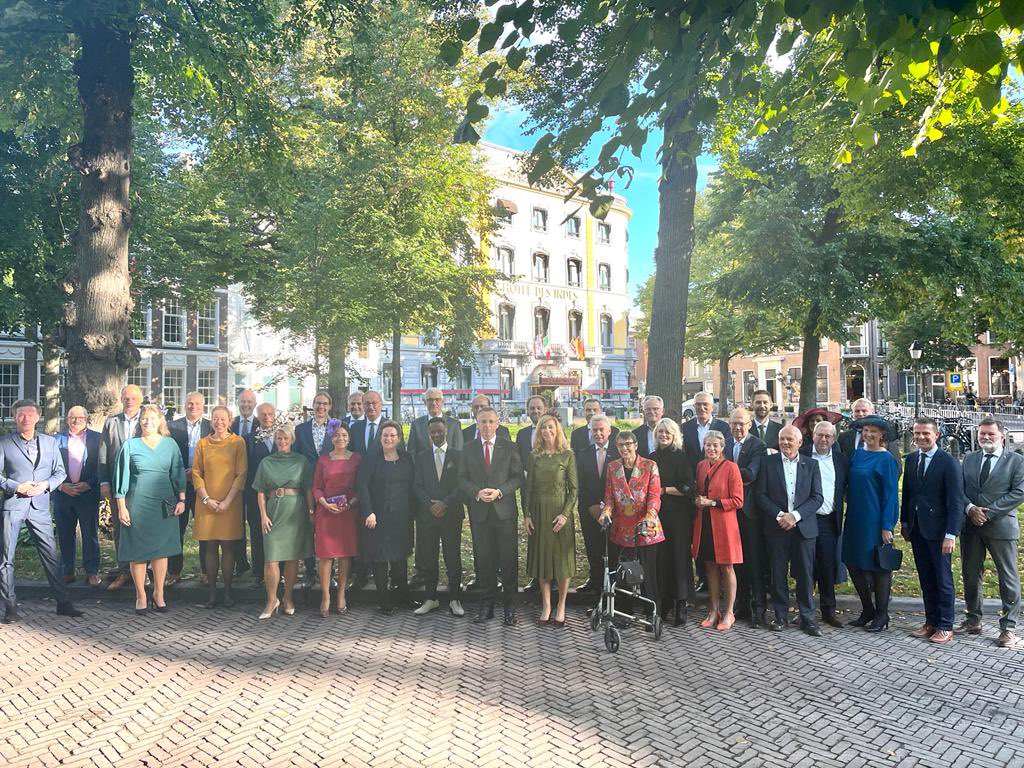 HenkBrinkDr's tweet photo. Den Haag maakt zich op voor #prinsjesdag @SterkNoordNL is er klaar voor. #prinsjesdagontbijt. @snn @provgroningen @provfryslan @ProvDrenthe https://t.co/LFInmkmeqm