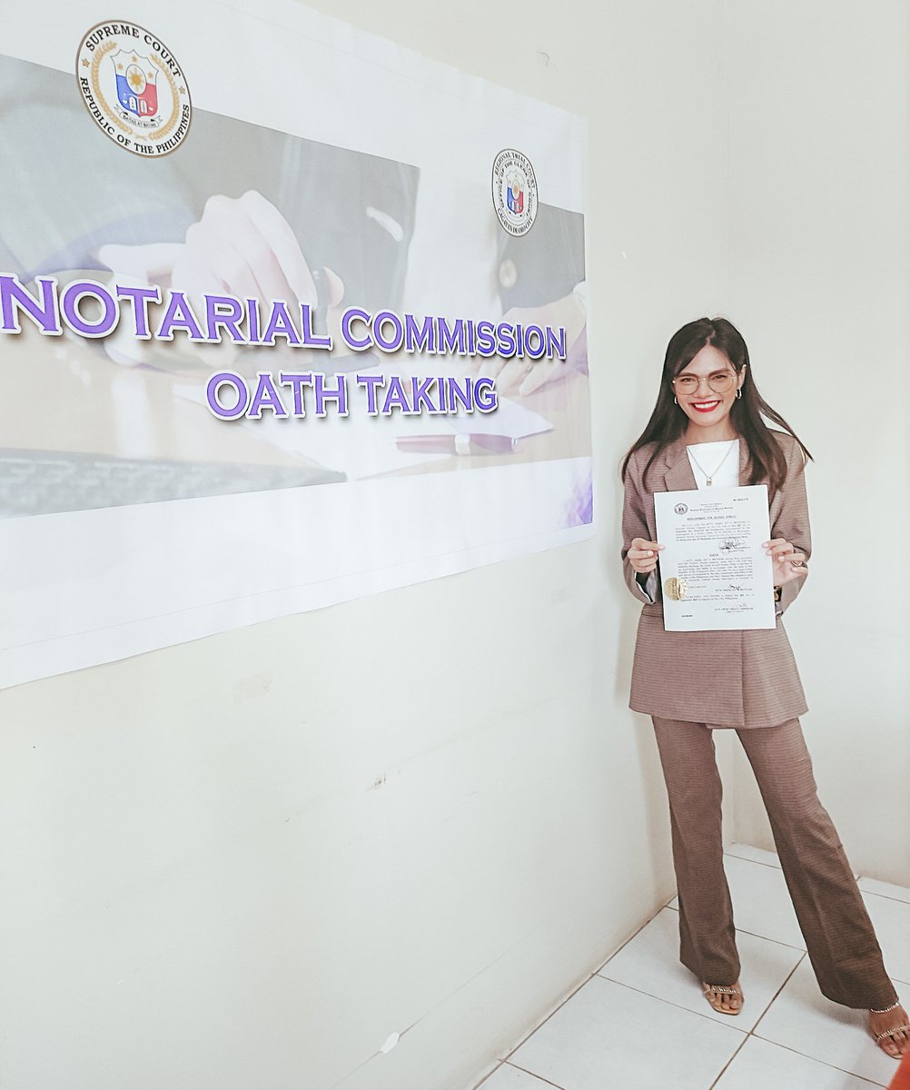 hazangjoy's tweet photo. Another small milestone as a lawyer 💖, will always be celebrating zis moments with fave milktea @chingkeetea #NotaryPublic #Smallmilestone https://t.co/79qV1wgUxO