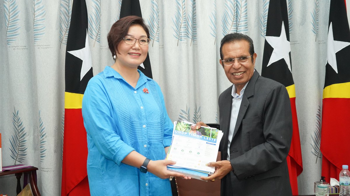 UNDPTimorLeste's tweet photo. Today, UNDP R.R. Munkhtuya Altangerel visited the PM H.E. Mr. Taur Matan Ruak, at the PMโs office.
During the discussion, the development support of UNDP was heightened in terms of ๐ #TransformativeEconomy, ๐#Povertyreduction, ๐#Democraticgovernance and ๐ #Climatecation. https://t.co/dfxNIwXptY