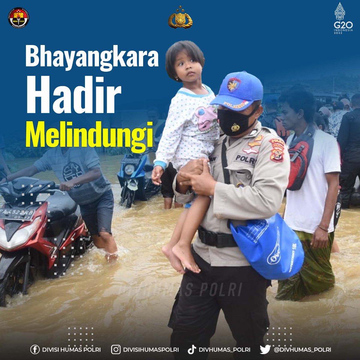 Gilberds13's tweet photo. Bhayangkara Hadir Melindungi  #SigapBantuSesama 

Personel Polri Siaga Tanggap Bencana mengevakuasi seorang anak di tengah terjangan banjir yang sedang melanda wilayah Papua. https://t.co/HGEOQrcEtY