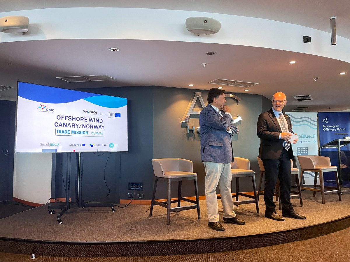 NoruegaenEspana's tweet photo. The Norwegian ambassador to Spain, Nils Haugstveit, opening the Offshore Wind Canary/Norway event together with the President of Las Palmas Port Authority Luis Ibarra #OffshoreWind #TeamNorway https://t.co/NEyAnQJvGY