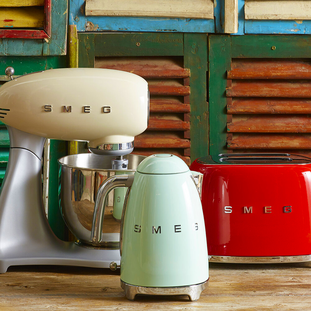 We're giving away an amazing Smeg kitchen set worth £700!                     
so you can add colour to your kitchen! 🎨

To #win, tag a friend in the comments &amp; make sure you’re both following Wren Kitchens 

Competition closes at 23:59 on 010/10/22