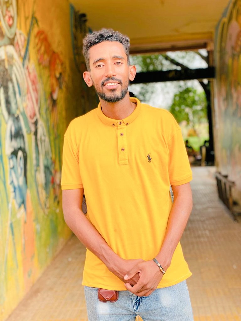 Aldowali0's tweet photo. اصفر💛💛🔥 https://t.co/4ATEEqo7kg