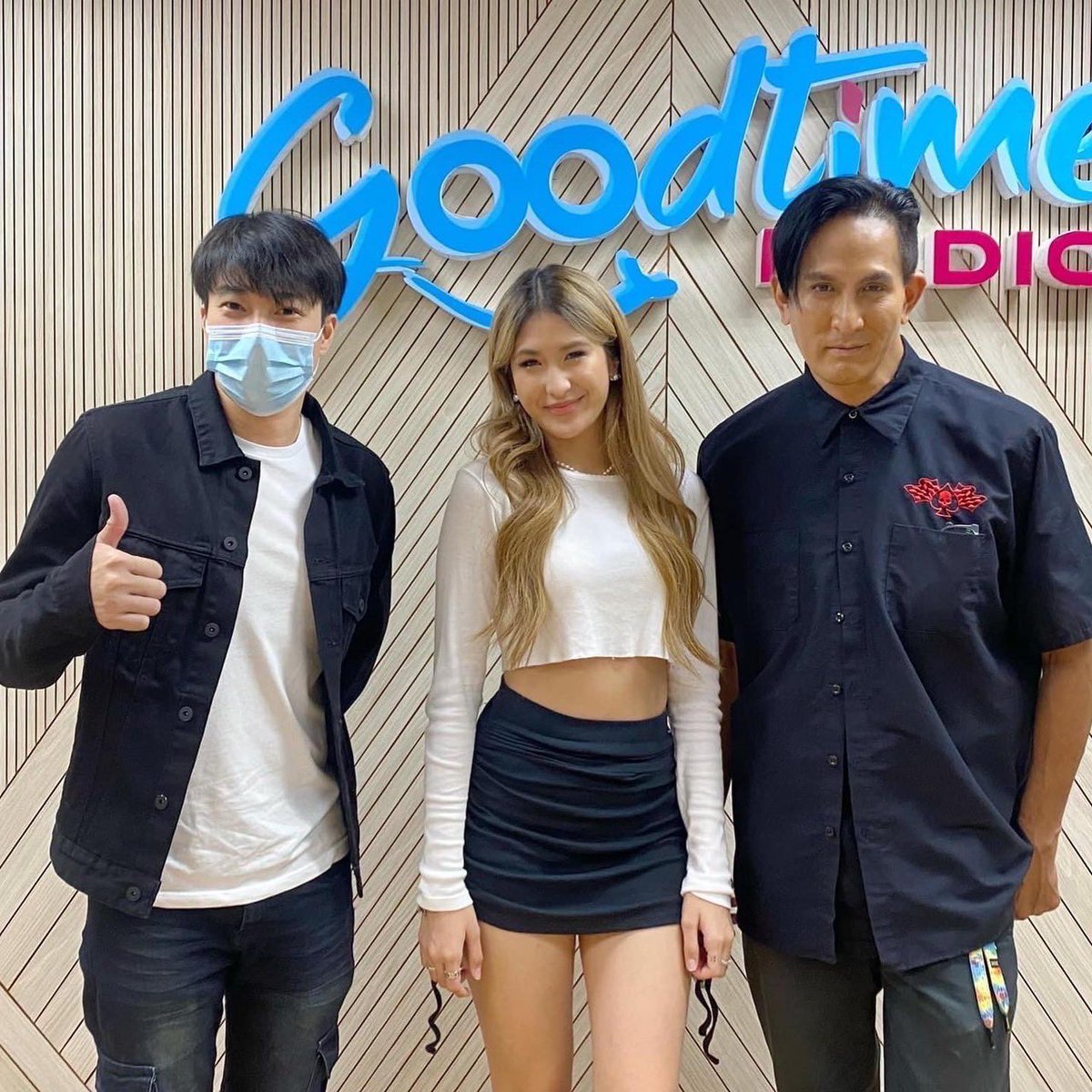 miya_fanclub's tweet photo. น้องมิย่าและคุณพ่อ ในรายการ Goodtime Radio วันนี้ค่า 😍
ใครที่ยังไม่ได้ฟังบทสัมภาษณ์ ตามไปดูไปฟังย้อนหลังได้ที่ https://t.co/Epk7q5s7zT
#MiyaThongchua
#MIYA_GetLikeMe https://t.co/Aygb32Fef1