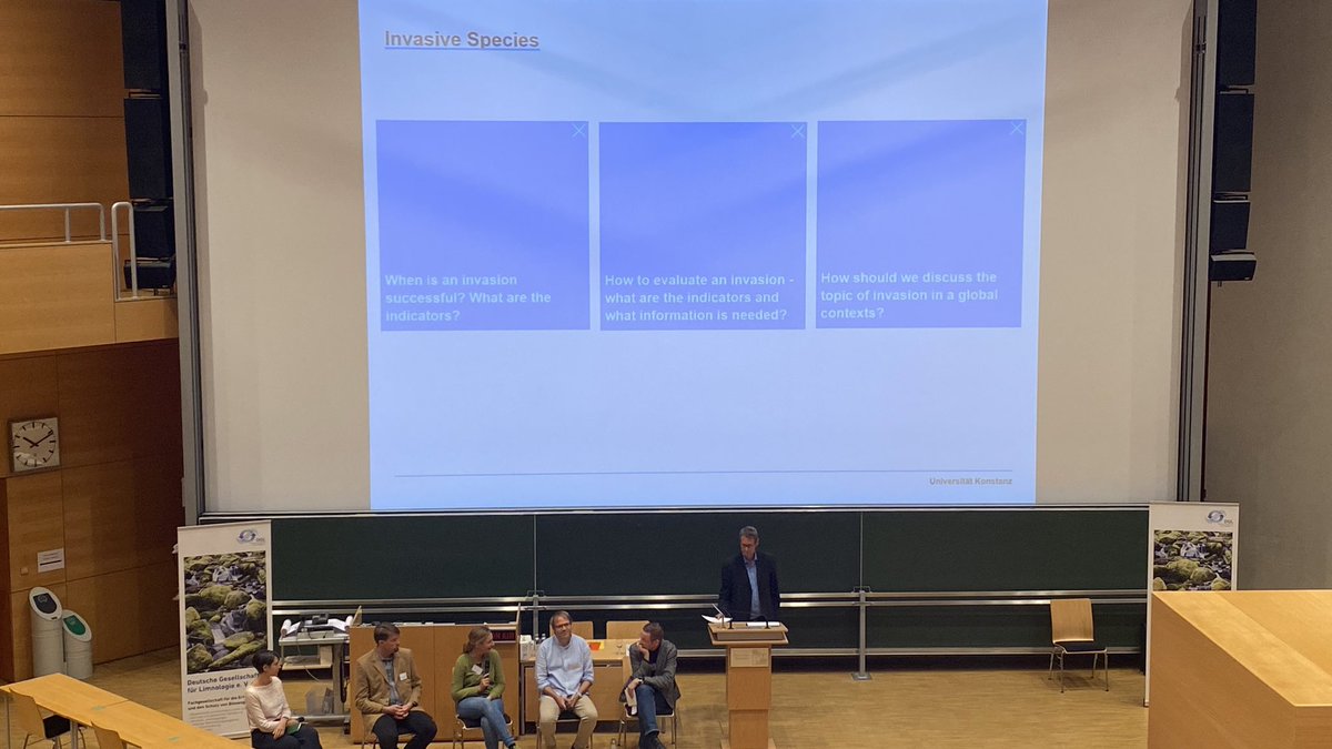 SvenjaP93's tweet photo. This morning at #DGL22 started with a nice keynote and discussion on Invasive Species with @SpaakPiet, @MKuemmerlen, Kathrin Theissinger and Alexander Brinker. https://t.co/DJ02LzH0iO