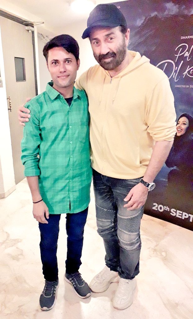 iam_Suresh_s4's tweet photo. On This Day, That Year।।
3 साल पहले की यादें सन्नी देओल Sir के साथ Picture:- 20 September, 2019 !
3 Years of Release of " #PalPalDilKePaas" Movie✌
#ppdkp #SunnyDeol #KaranDeol #SahherBambba @iam_Suresh_s4 https://t.co/my5JbYjdBa