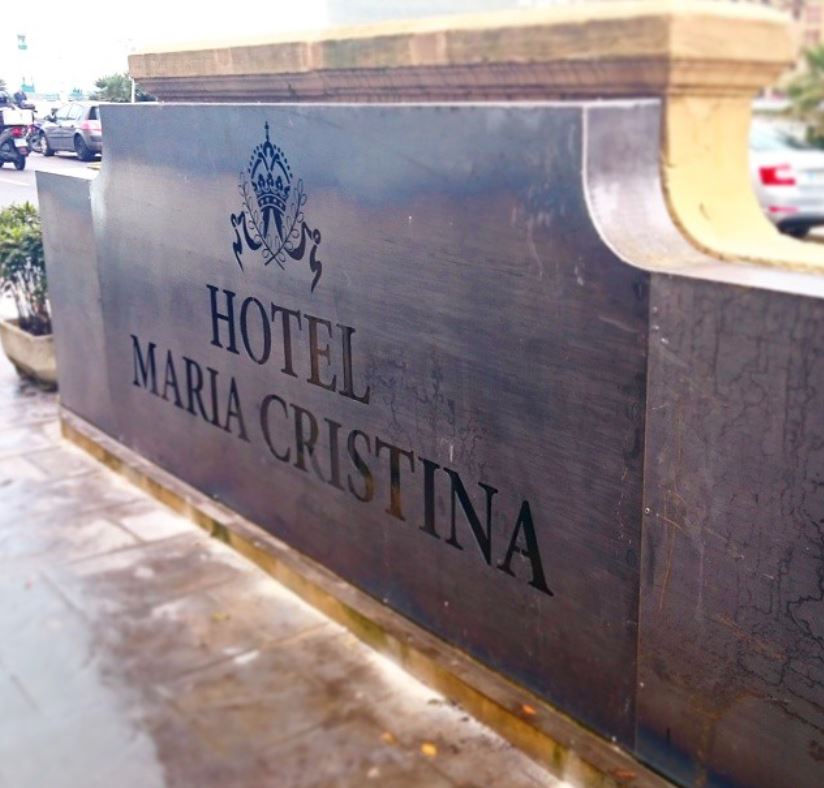 Rotuloymetal's tweet photo. Señas de identidad, Hotel Maria Cristina 
#donostia #SanSebastian 

https://t.co/F6EHBc4Epx https://t.co/tA3V2zHzz9