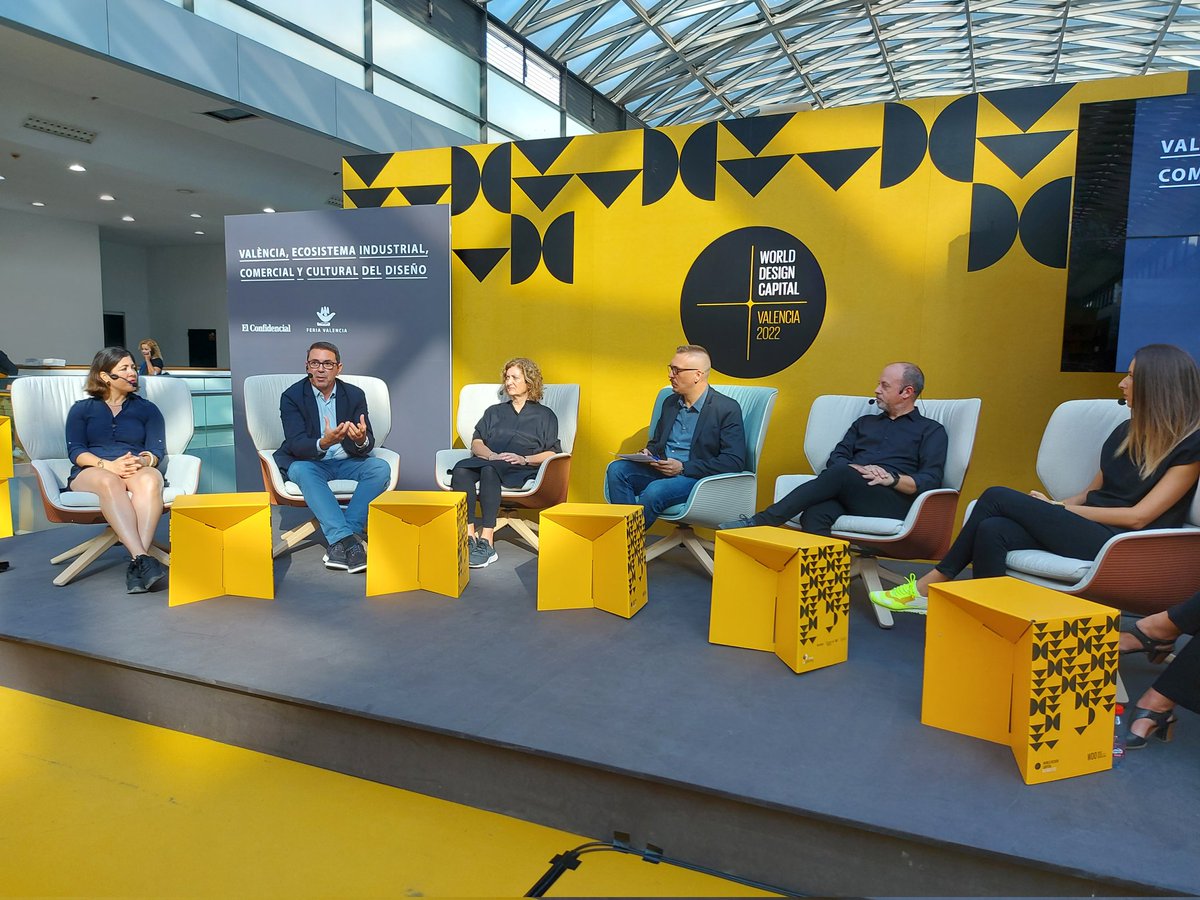 AndreuWorld's tweet photo. Hoy abrimos @habitatvalencia con @elconfidencial hablando sobre València, ecosistema del diseño con  Jesús Llinares, @AndreuWorld Xavi Calvo, @WDCValencia2022, Clara del Portillo  @YONOH, Alejandra @gandiablasco, Maria Fontes @nudegeneration @nude, y Soledat Bergeral @actiu https://t.co/Hj6qVIB5Na