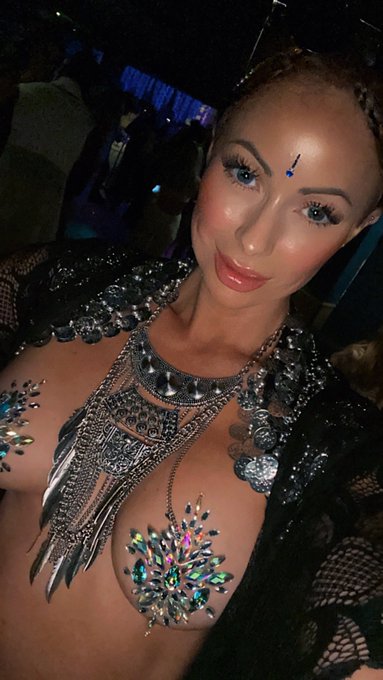 Never a dull weekend 😆🥳🎉 https://t.co/2vlZXzhSj4<a href="/tag/breastcancerawarenessmonth"class="tags"><span>#breastcancerawarenessmonth</span></a><a href="/tag/feelyourbreast"class="tags"><span>#feelyourbreast</span></a>