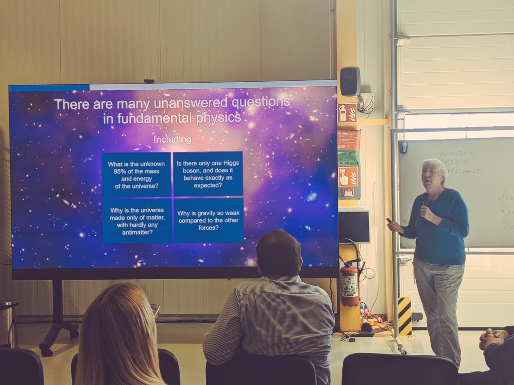 Fancy a physics challenge? @PippaWells <a href="/FoundSciTech/">The Foundation for Science and Technology</a> <a href="/CERN/">CERN</a>