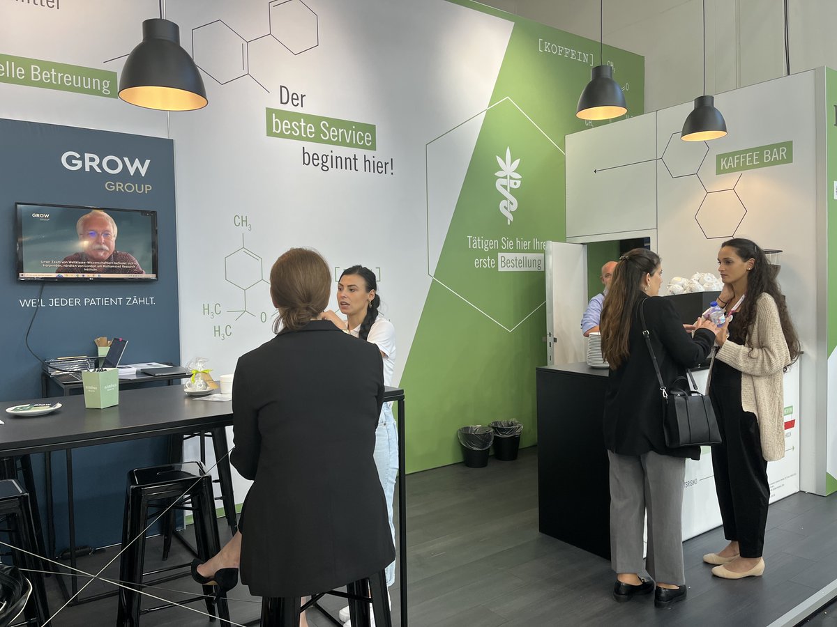GrowGroupLtd's tweet photo. 🧪 Hallo, #Expopharm! Last week, our GROW Germany team were at Europe's largest #pharmaceutical trade fair🩺

We were set up at Halle B2, Stand A19 in the @NimbusHealthGER booth. It was great to have a chat over coffee about the exciting work of GROW Germany! 🇩🇪 #medicalcannabis https://t.co/5alkB0Svbr