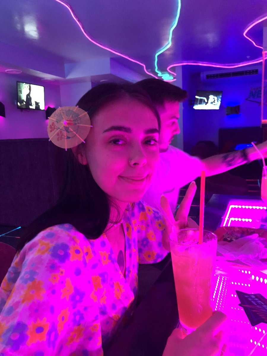 BURRITOOOOOOOOO's tweet photo. ровно через месяц мне исполнится 25 лет.

пиздец, я не готова https://t.co/yS9ovZyzZ7