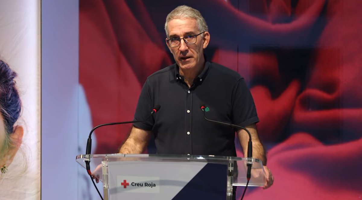 CreuRojaCAT's tweet photo. "De més de 4.000 trucades que reben de les dones víctimes de violència de gènere, el 90% son per la por, el pànic, pensant que algú els persegueix. Això també és viure en soledat."@emorist https://t.co/tk4VL7cdSe https://t.co/ukMafnVTBP